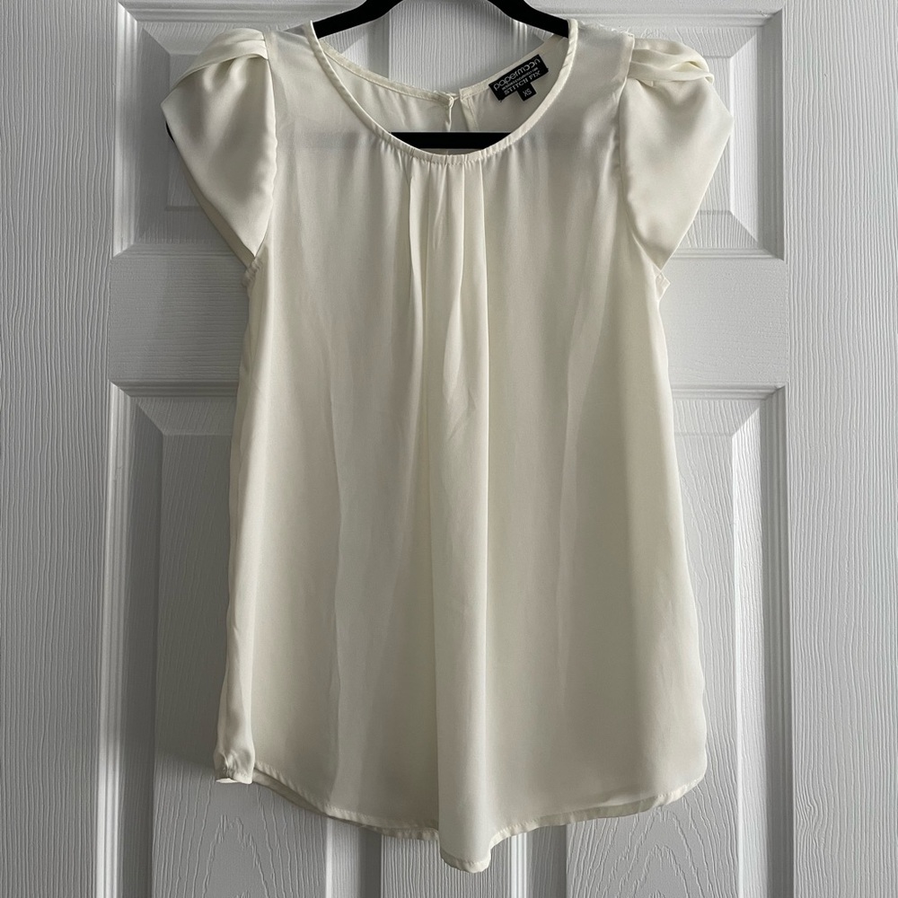 Tulip sleeve blouse